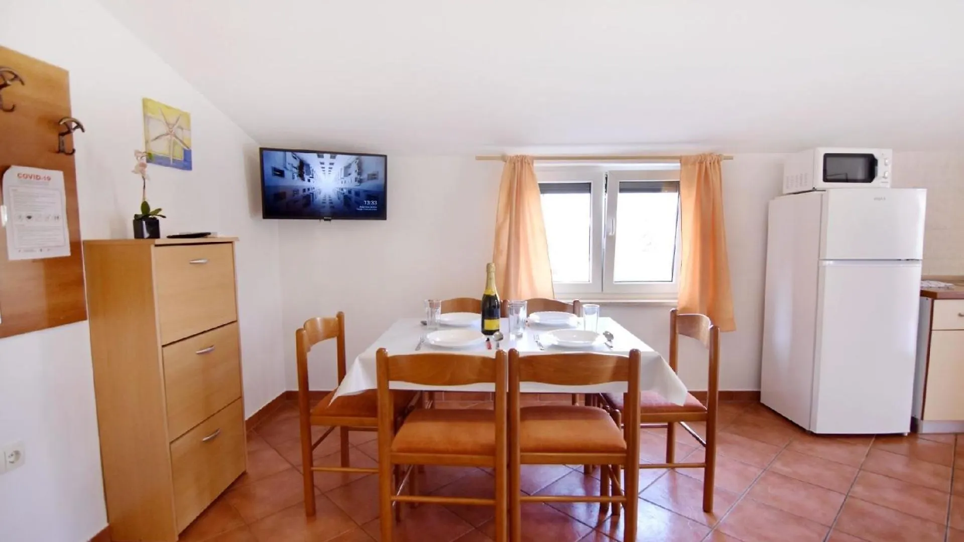 Apartment Mit Zwei Schlafzimmern In Strandnaehe In 乌马格