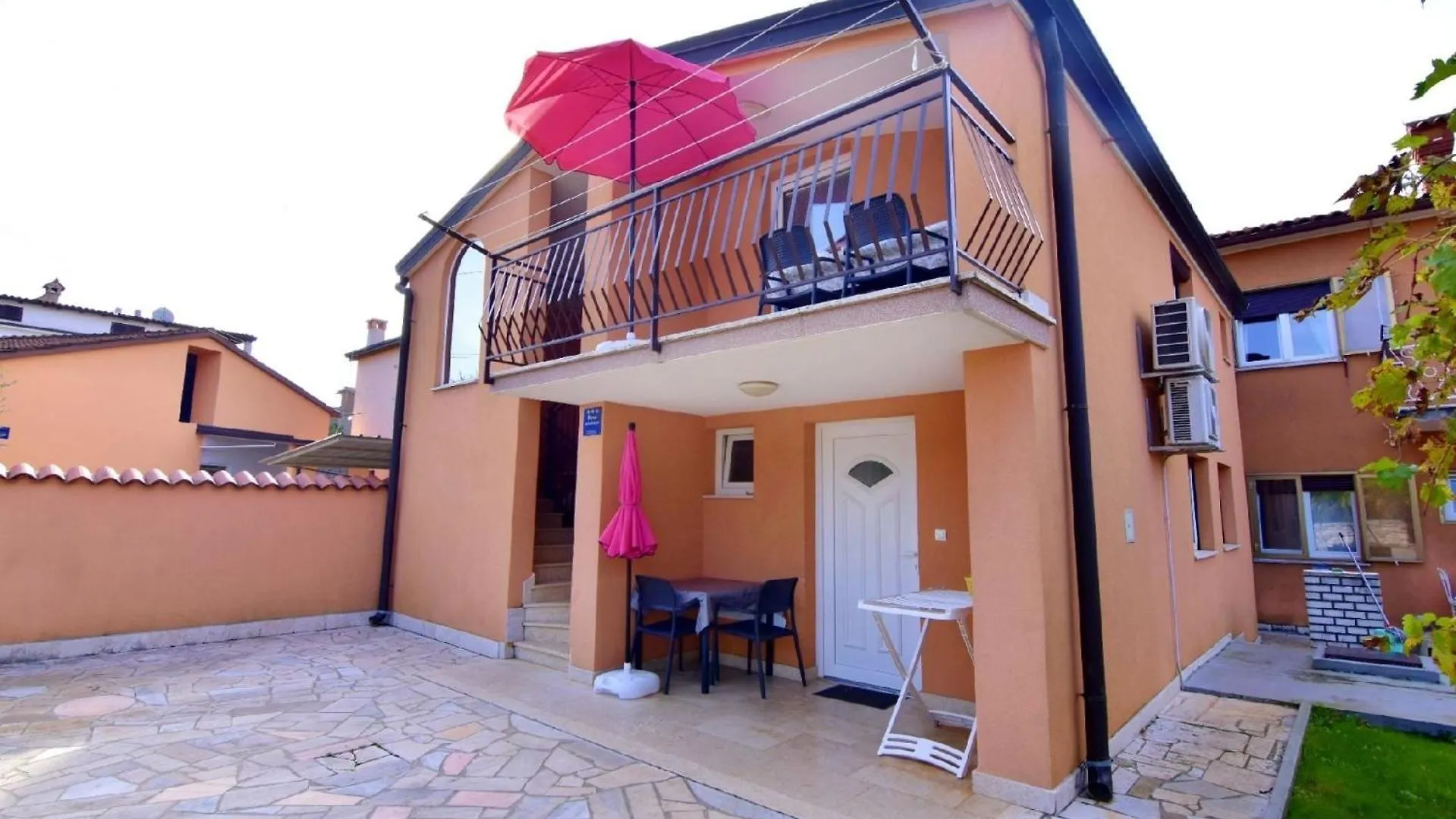 Apartment Mit Zwei Schlafzimmern In Strandnaehe In 乌马格